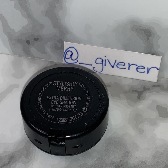 Stylishly Merry Extra Dimension Eyeshadow Collection MAC - Picture 7 of 14